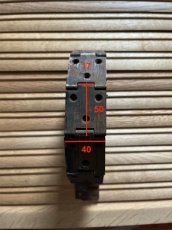 SCHARNIER GESLOTEN 40X50X17 ROLLUIKSCHARNIER GESLOTEN VOOR HOUTEN ROLLUIK 40X50X17